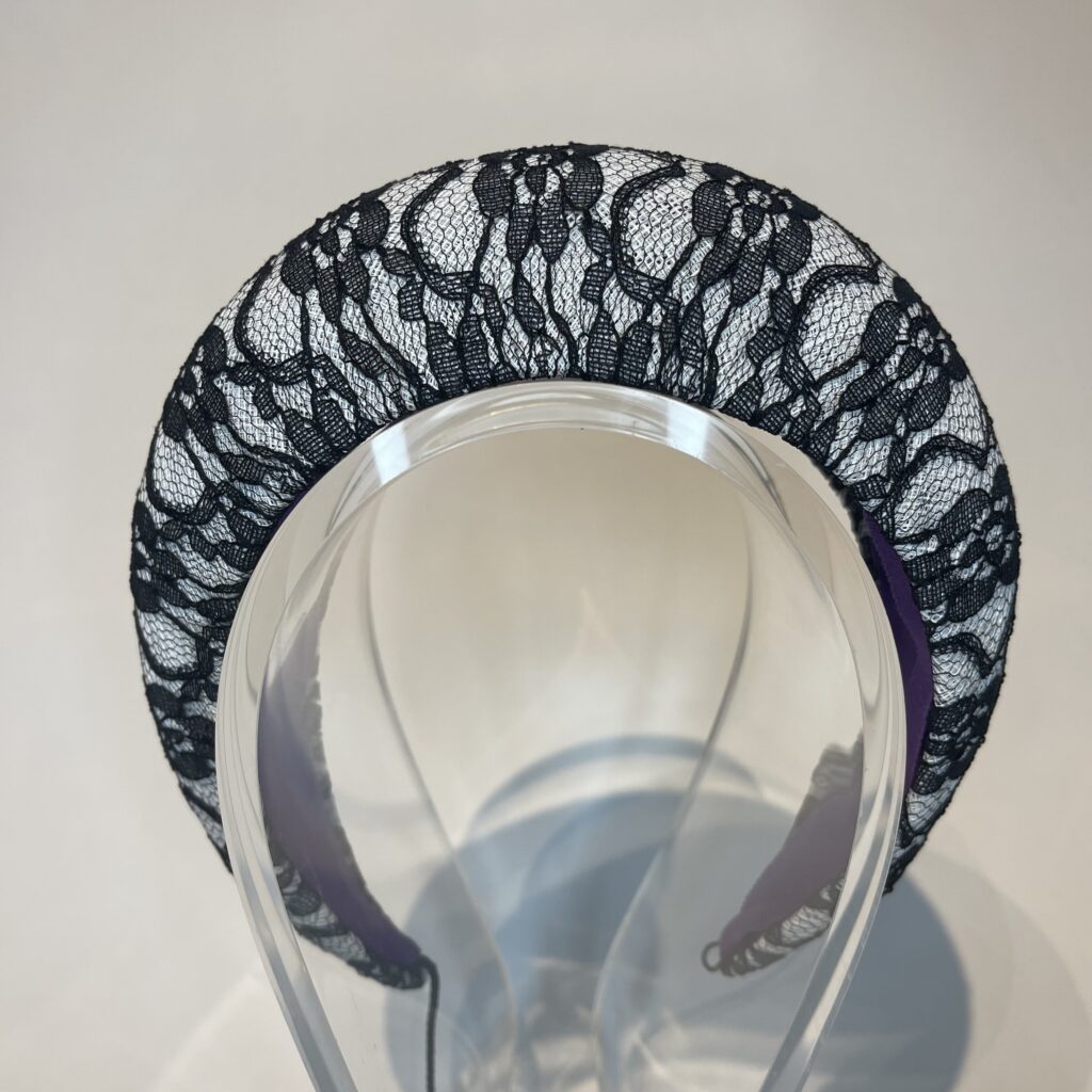 Handmade headband “Linda”, white sinamay and black lace