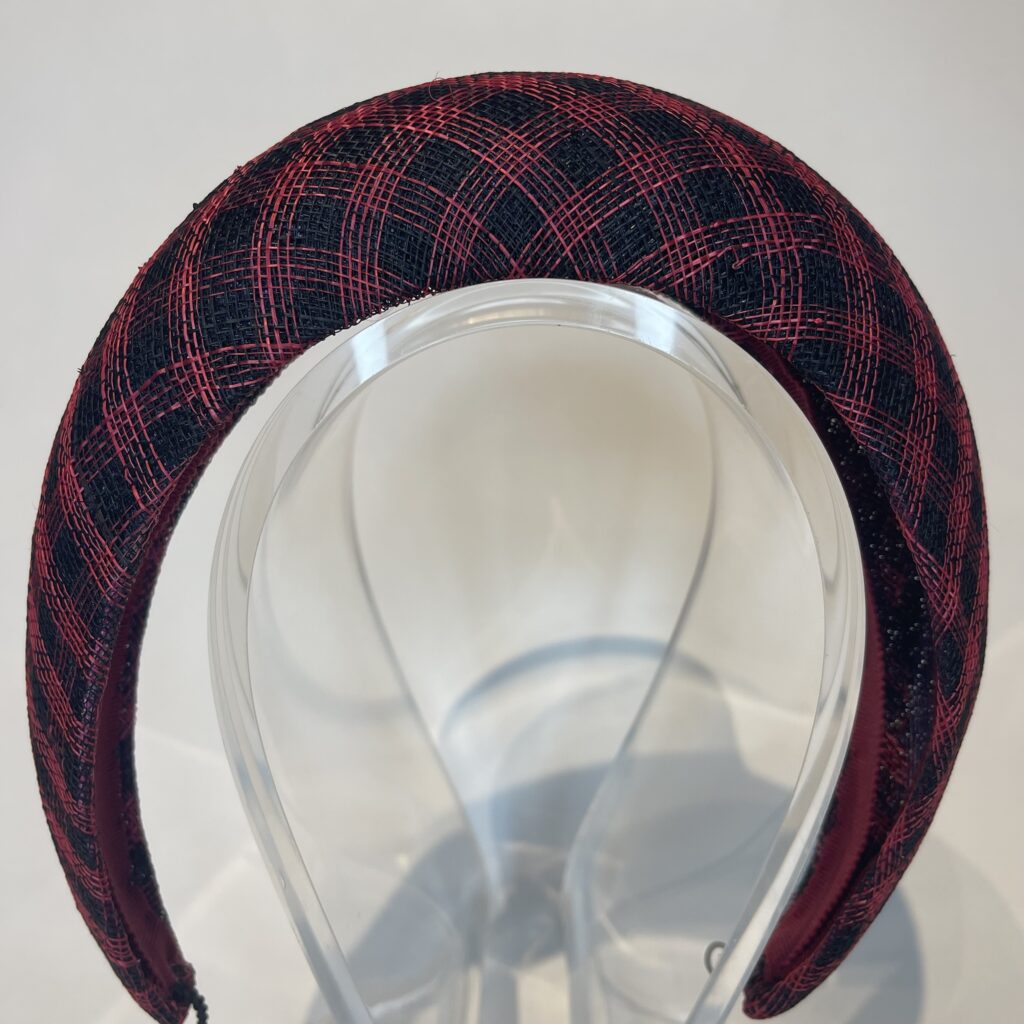 Handmade headband “Mimi”, black and coral red checkered sinamay
