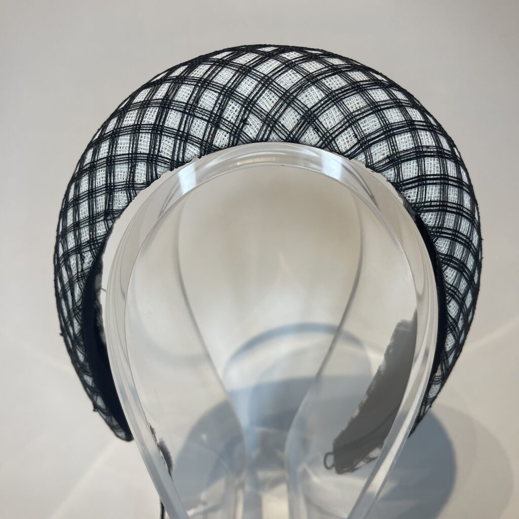 Handmade headband “Mimi”, white sinamay, black checkered